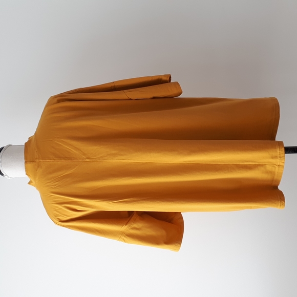 Peekaboo Tshirt - Picture 4 of 6